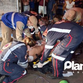 Fotos de Jovem é intubado após bater moto contra caçamba de entulho em Sarandi