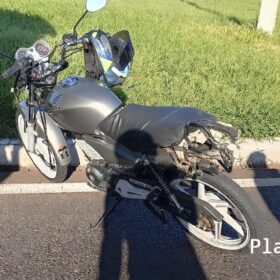 Fotos de Motociclista tem perna esmagada por caminhão durante acidente em Maringá