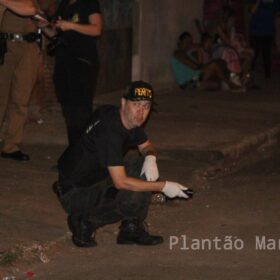 Fotos de Polícia identifica e busca por principal suspeito de atirar três vezes contra cabeça de mulher em Sarandi