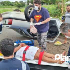 Fotos de Mulher fica ferida após capotamento no Contorno Sul de Maringá