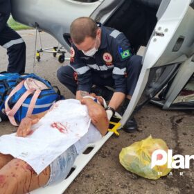 Fotos de Mulher fica ferida após capotamento no Contorno Sul de Maringá