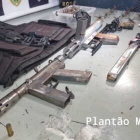 Fotos de Pai e filho são presos com duas submetralhadoras em Maringá