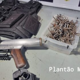 Fotos de Pai e filho são presos com duas submetralhadoras em Maringá