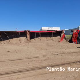Fotos de Pai e o filho de 8 anos ficam feridos após carreta tombar no Contorno Norte, em Maringá 