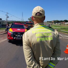Fotos de Pai e o filho de 8 anos ficam feridos após carreta tombar no Contorno Norte, em Maringá 