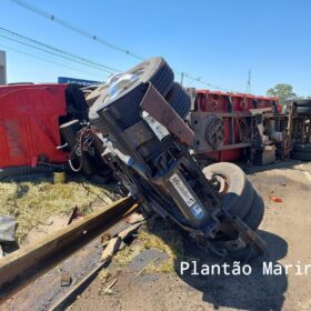 Fotos de Pai e o filho de 8 anos ficam feridos após carreta tombar no Contorno Norte, em Maringá 