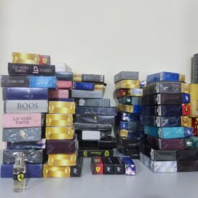 Fotos de Quadrilha invade loja de roupas e furta maioria dos produtos; vídeo registrou crime