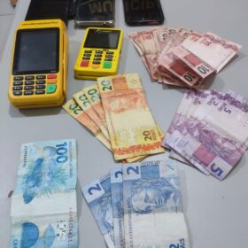 Fotos de Quadrilha invade loja de roupas e furta maioria dos produtos; vídeo registrou crime