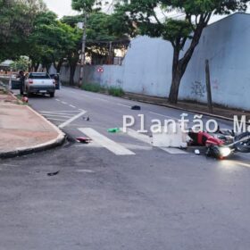 Fotos de Câmera de segurança registra colisão entre duas motos em Sarandi