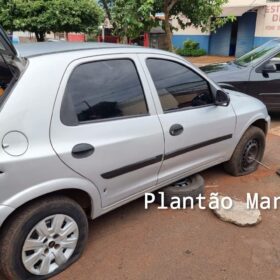 Fotos de Carro com três pessoas é crivado de bala durante atentado a tiros em Sarandi