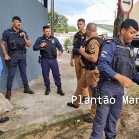 Fotos de Carro com três pessoas é crivado de bala durante atentado a tiros em Sarandi