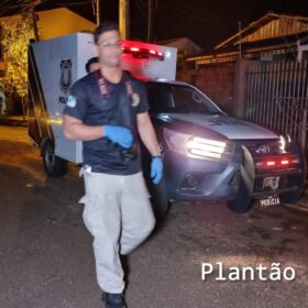 Fotos de Homem é morto na frente da mãe após briga de vizinhos em Sarandi