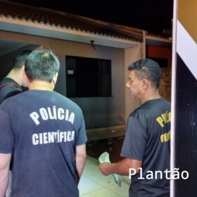 Fotos de Homem é morto na frente da mãe após briga de vizinhos em Sarandi