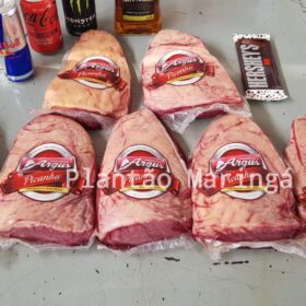 Fotos de Homem é preso após furtar sete peças de picanha, whisky e energético em supermercado de Maringá