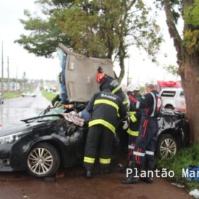 Fotos de Homem é resgatado das ferragens após carro capotar entre Sarandi e Marialva