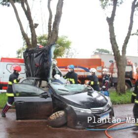 Fotos de Homem é resgatado das ferragens após carro capotar entre Sarandi e Marialva