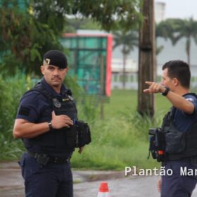 Homem é resgatado das ferragens após carro capotar entre Sarandi e Marialva Foto 1 Fotos de Homem é resgatado das ferragens após carro capotar entre Sarandi e Marialva
