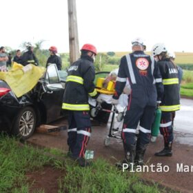 Fotos de Homem é resgatado das ferragens após carro capotar entre Sarandi e Marialva