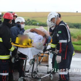 Fotos de Homem é resgatado das ferragens após carro capotar entre Sarandi e Marialva
