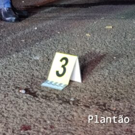 Fotos de Jovem é executado após suposta emboscada em Sarandi; a moto da vítima desapareceu 