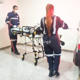 Fotos de Mãe e a filha de 6 anos são transferidas de avião para Curitiba após sofrer queimaduras ao cozinhar ovo no micro-ondas em Maringá