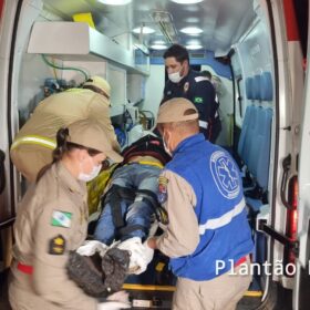 Fotos de Motociclista é intubado após ser atingido por carro em Maringá