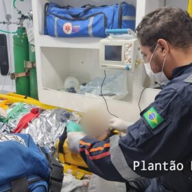 Motociclista é intubado após ser atingido por carro em Maringá Foto 1 Fotos de Motociclista é intubado após ser atingido por carro em Maringá