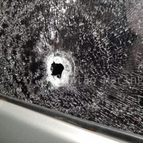 Policiais escapam da morte ao trocar tiros com assaltantes em Sarandi; um criminoso morreu no confronto  Foto 1 Fotos de Policiais escapam da morte ao trocar tiros com assaltantes em Sarandi; um criminoso morreu no confronto