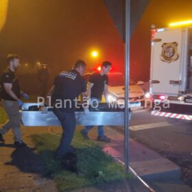 Fotos de Uma pessoa morreu e três ficaram feridas após carro bater em árvore em Maringá