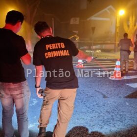 Fotos de Uma pessoa morreu e três ficaram feridas após carro bater em árvore em Maringá