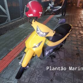 Fotos de Buraco em avenida provoca queda de motociclistas em Maringá; uma das vítimas foi socorrida com ferimentos graves