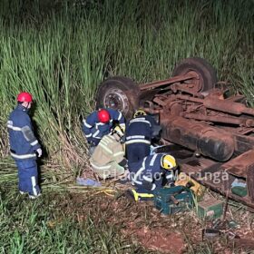 Fotos de Caminhoneiro morre após capotamento na rodovia PR-323