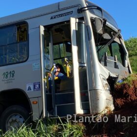 Colisão entre ônibus e motoneta deixa mais 24 pessoas feridas entre Maringá e Paiçandu Foto 4 Fotos de Colisão entre ônibus e motoneta deixa mais 24 pessoas feridas entre Maringá e Paiçandu