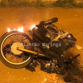 Fotos de Homem é esfaqueado por vigilante noturno e populares queimam moto do suspeito em Maringá