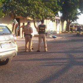 Fotos de Homem é executado com vários tiros em Sarandi