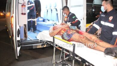Fotos de Homem é socorrido após ser esfaqueado em Maringá