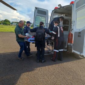 Fotos de Homem é socorrido de helicóptero após ser atingido por 10 golpes de faca