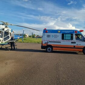 Fotos de Homem é socorrido de helicóptero após ser atingido por 10 golpes de faca