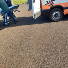 Fotos de Homem é socorrido de helicóptero após ser atingido por 10 golpes de faca