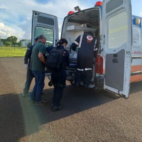 Fotos de Homem é socorrido de helicóptero após ser atingido por 10 golpes de faca