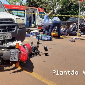 Fotos de Idoso tem perna amputada após acidente entre carro e moto em Maringá; uma mulher também fica ferida