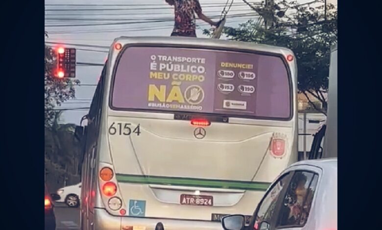 Fotos de Jovem é flagrado em cima de ônibus em movimento em Maringá