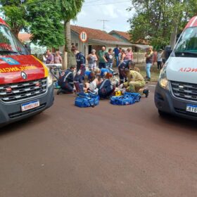 Fotos de Mãe e filha em moto ficam feridas após colisão com caminhão em Maringá