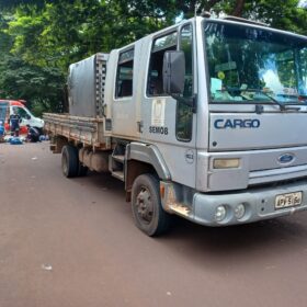Fotos de Mãe e filha em moto ficam feridas após colisão com caminhão em Maringá