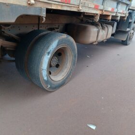 Fotos de Mãe e filha em moto ficam feridas após colisão com caminhão em Maringá