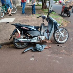 Fotos de Mãe e filha em moto ficam feridas após colisão com caminhão em Maringá