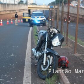 Fotos de Motociclista sofre ferimentos graves após bater e derrubar alambrado em avenida de Maringá 