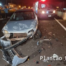 Fotos de Motociclista sofre ferimentos graves após bater em carro capotado na rodovia PR-323 em Paiçandu 