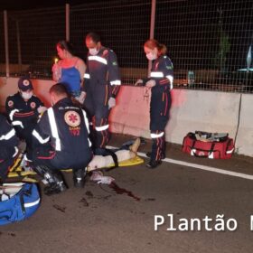 Fotos de Motociclista sofre ferimentos graves após bater em carro capotado na rodovia PR-323 em Paiçandu 