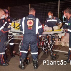 Fotos de Motociclista sofre ferimentos graves após bater em carro capotado na rodovia PR-323 em Paiçandu 
